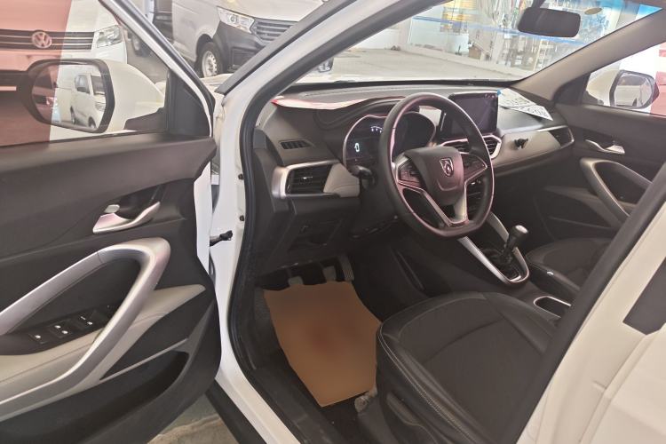 Used Baojun 510 2017 1.5L Manual Fashion Model
