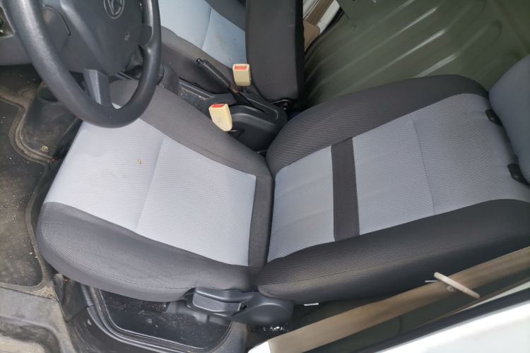 Used Chana Ruixing EM60 2022 All-Electric Van 4498 mm Long Flat Roof with Rear-Hinged Doors 2 Seats 70 kW 41.86 kWh