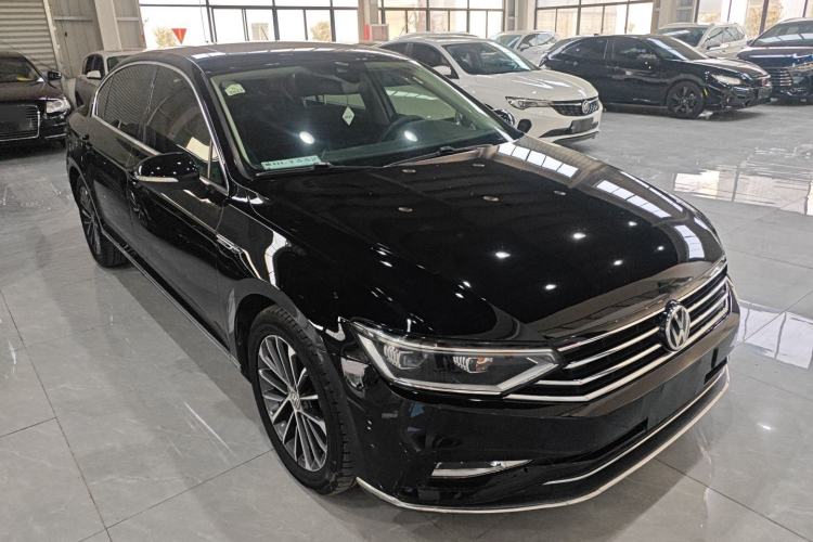 Used Volkswagen Magotan 2020 380TSI DSG Luxury Version Front Right 45 Deg