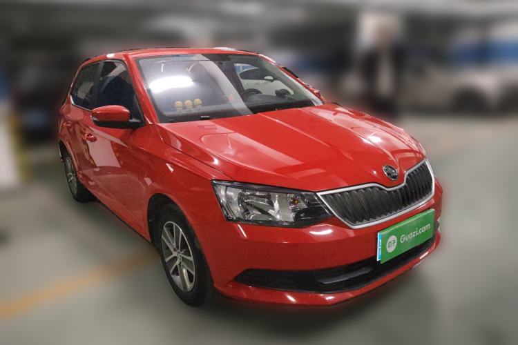 Used Skoda Fabia 2015 1.4L Automatic Front-Drive Model Front Right 45 Deg