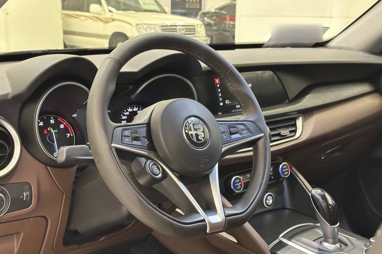 Used Alfa Romeo Stelvio 2017 2.0T 200HP Luxury Edition
