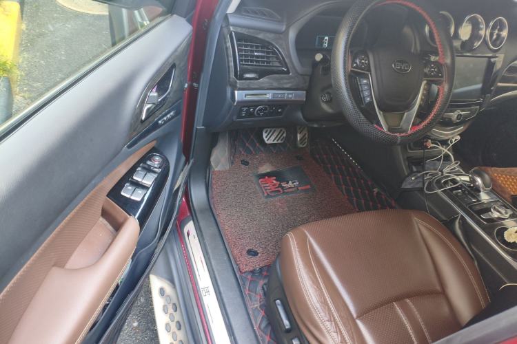 Used BYD Tang New Energy 2015 2.0T Four-Wheel-Drive Flagship Model