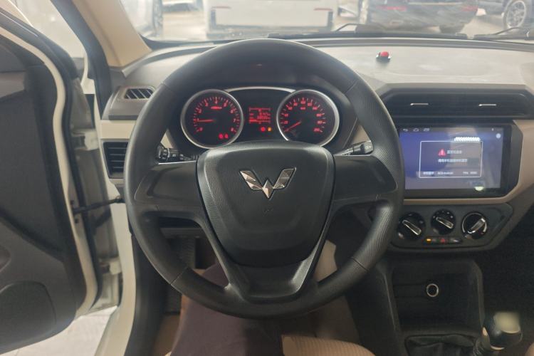 Used Wuling Hongguang 2019 1.5L S Standard Version China VI LAR Steering Wheel