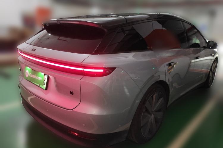 Used Li Auto i6 2025 Model Four-Wheel-Drive Standard Type
