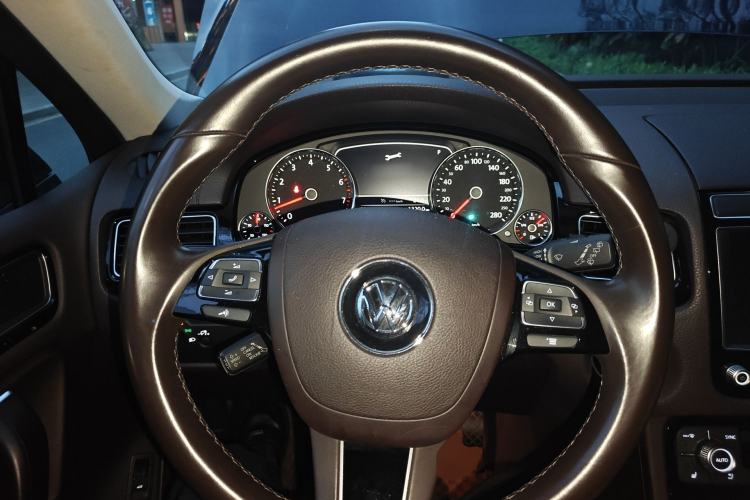 Used Volkswagen Touareg 2018 3.0 TSI Glory Collection Edition Steering Wheel