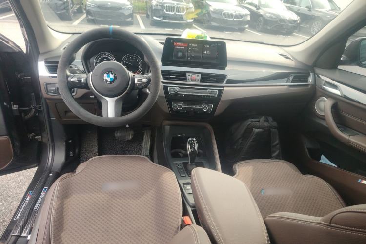 Used BMW X1 2022 sDrive25Li Leading Model Center Console