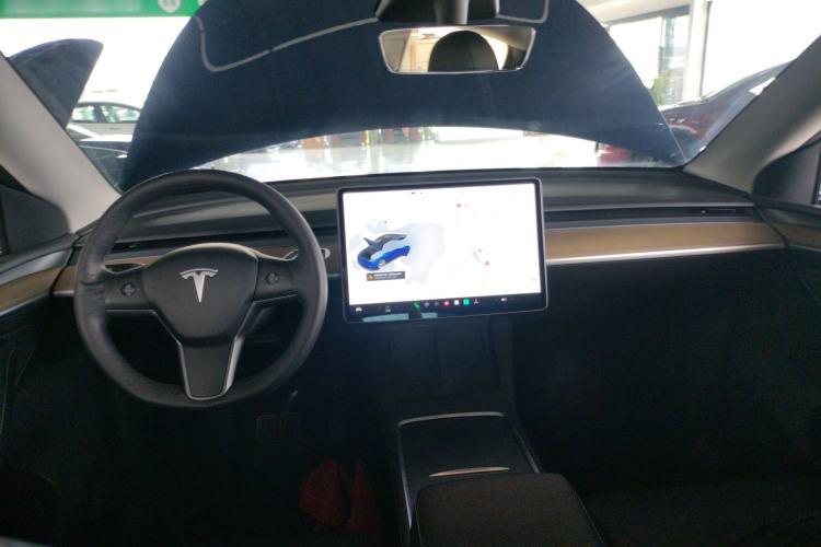 Used Tesla Model Y 2021 Long-Range All-Wheel-Drive Version 3D7 Center Console