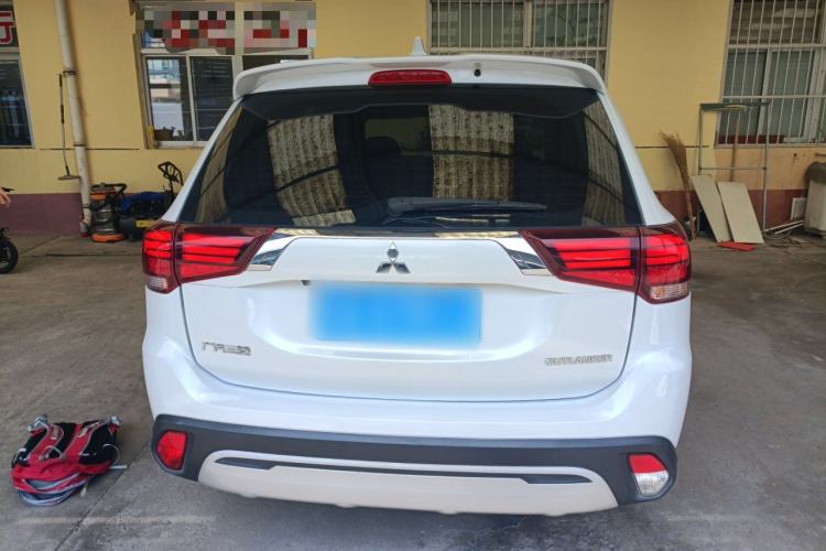 Used Mitsubishi Outlander 2019 2.0L Two-Wheel Drive Comfort Edition 5 Seats China VI Standard
