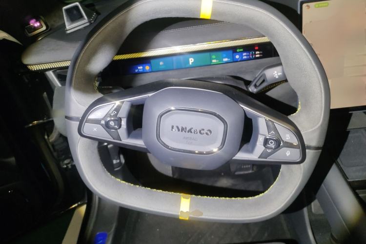 Used Lynk & Co Lynk & Co 10 EM-P 2025 Model 240 All-Wheel Drive Ultra—Sport Edition