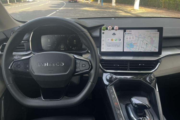 Used Lynk & Co 06 EM-P 2022 PHEV 84 km Range Pro Version