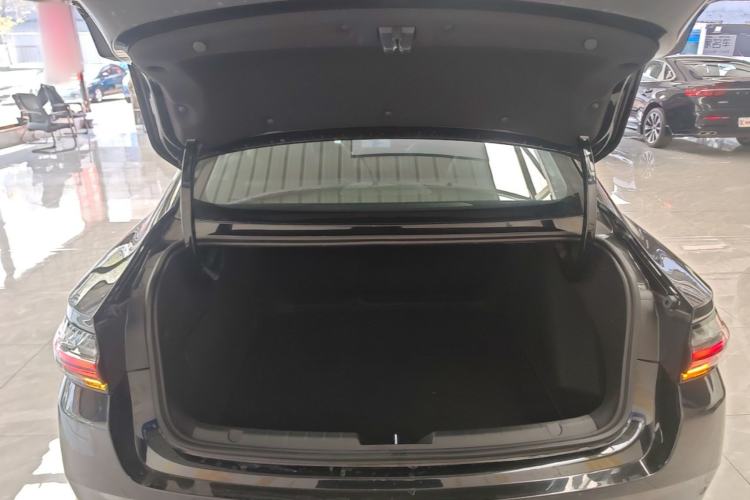Used Geely Auto Preface 2024 Zhiqing 1.5TD Galaxy Edition Trunk