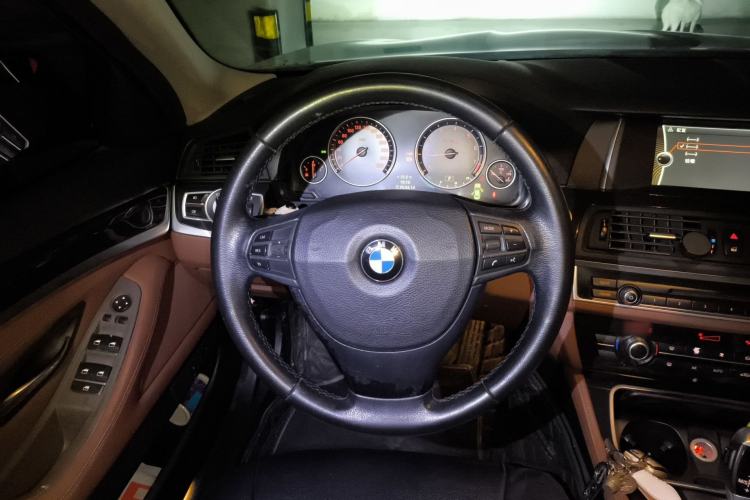 Used BMW 5 Series 2014 520Li Elegant Model
