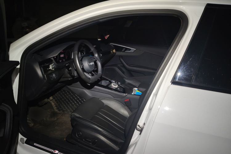 Used Audi A4L 2023 40 TFSI Luxury Dynamic Model