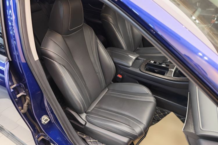 Used Venucia V 2021 260T Idol Edition Right Front Seat