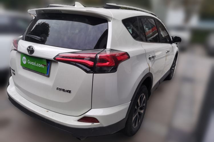 Used Toyota RAV4 2016 2.0L CVT Two-Wheel Drive Fashion Edition China V Standard