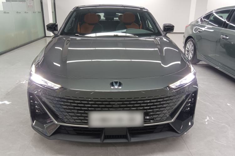 Used Changan UNI-V 2022 1.5T Prestige Version
