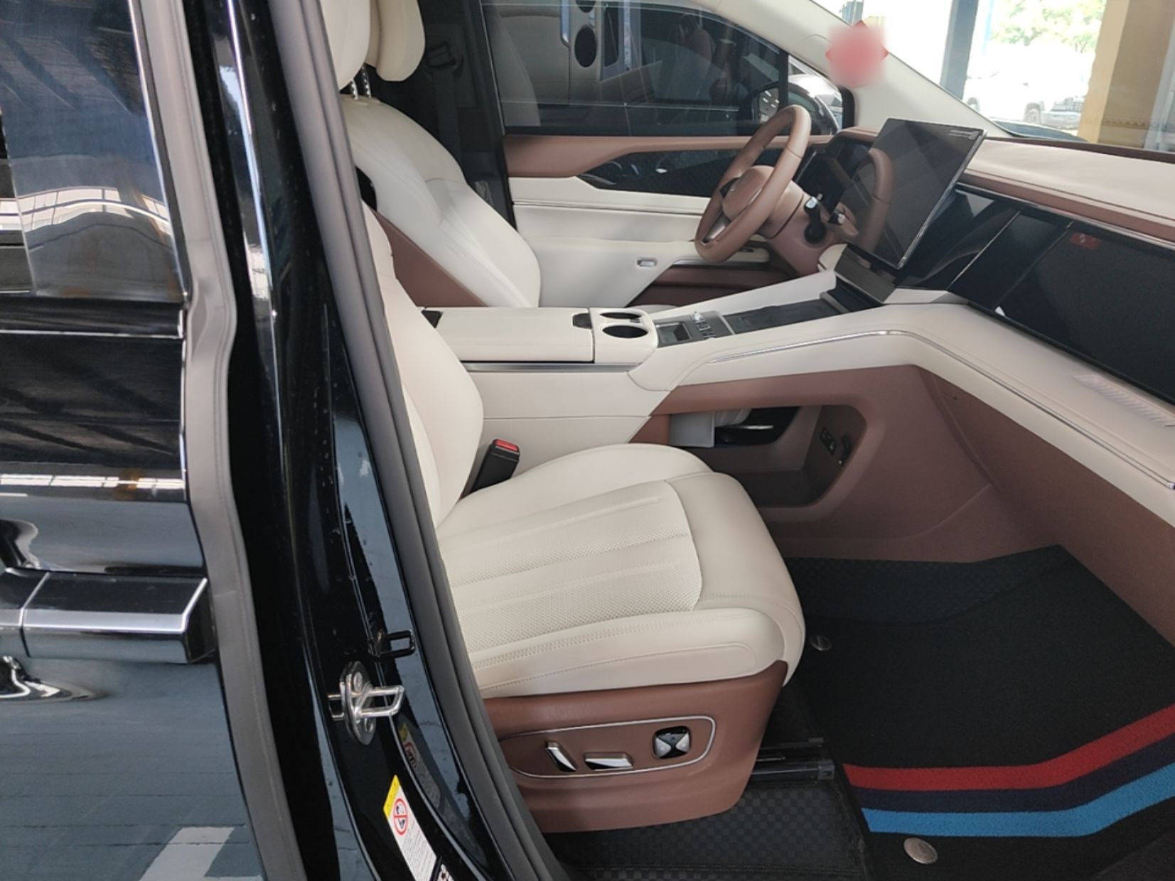 BYD Xia 2025 DM-i 1.5T 100km Supreme Edition — снимка 19