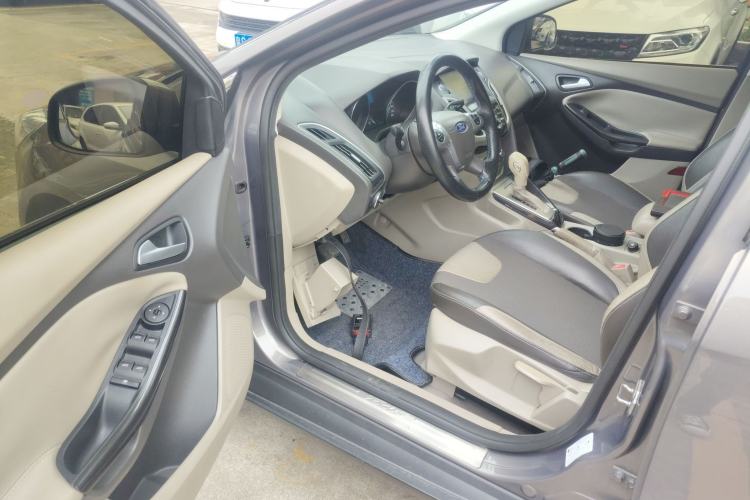 Used Ford Focus 2012 Sedan 1.6L Automatic Fashion Edition