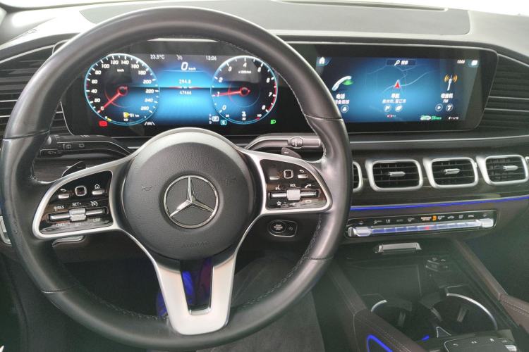 Used Mercedes-Benz GLE 2022 Facelifted GLE 350 4MATIC Fashion Edition Center Console