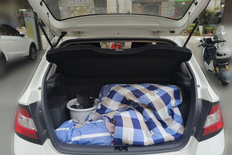 Used Skoda Fabia 2015 1.4L Automatic Front-Drive Model Trunk