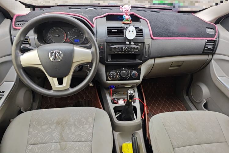 Used BAIC Weiwang M20 2015 1.2L economy version A122 Center Console