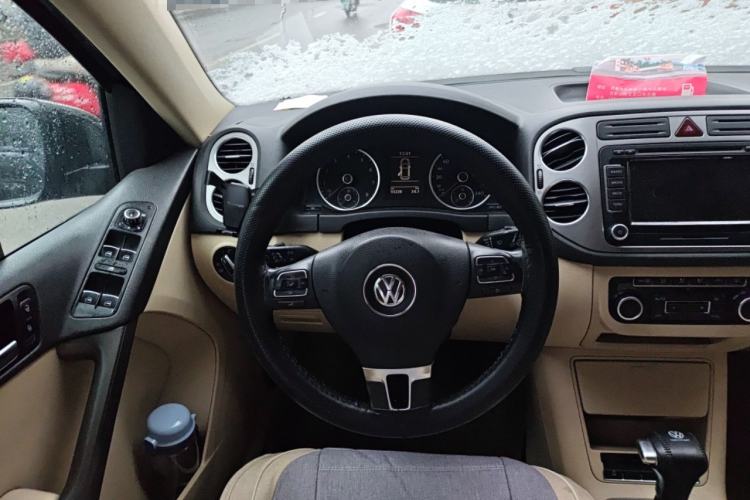 Used Volkswagen Tiguan 2010 1.8 TSI Automatic Two-Wheel Drive Trend Edition Steering Wheel