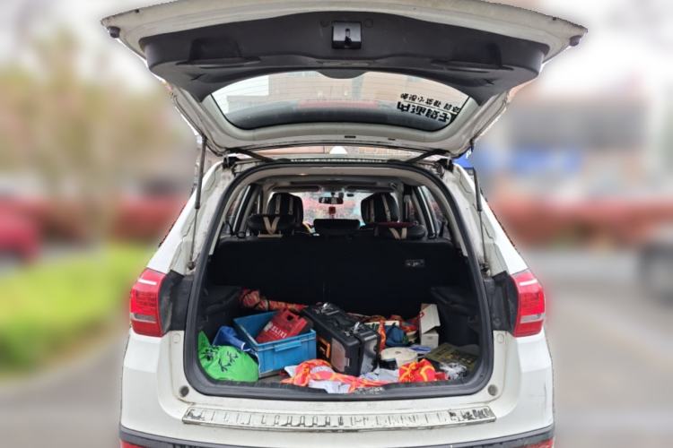 Used Haval H6 2017 Red-Label Sport Edition 1.5T Automatic Two-Wheel Drive Luxury Model Trunk