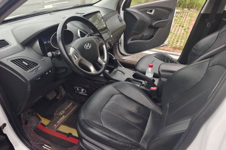 Used Hyundai ix35 2013 2.0L Automatic Two-Wheel Drive Smart GLS China IV Standard