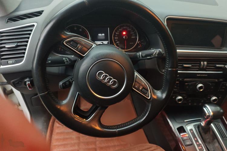 Used Audi Q5 2013 40 TFSI Technology Edition Steering Wheel