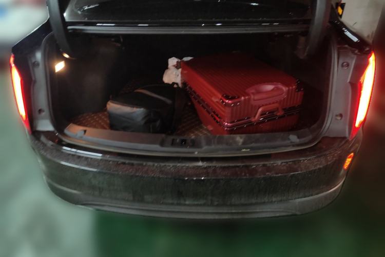 Used Hongqi E-QM5 2022 431 km Charge & Enjoy Edition