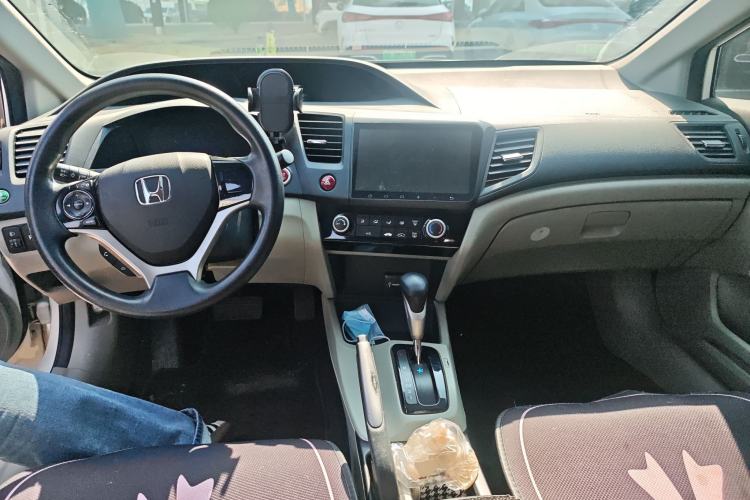 Used Honda Civic 2016 1.8L Automatic Comfort Version Center Console