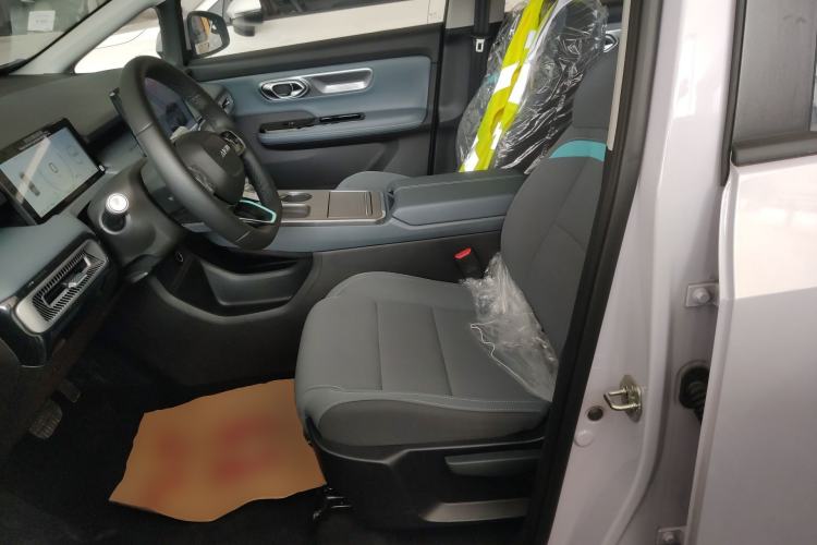 Used AION Y 2023 Younger
