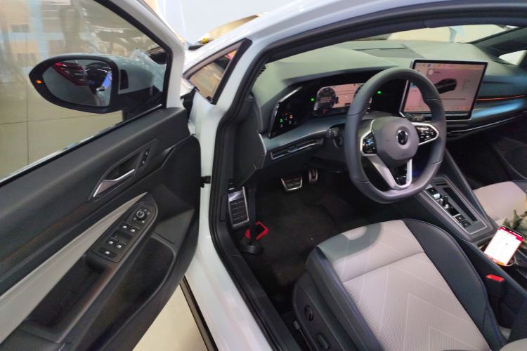 Used Volkswagen Golf 2025 300TSI R-Line