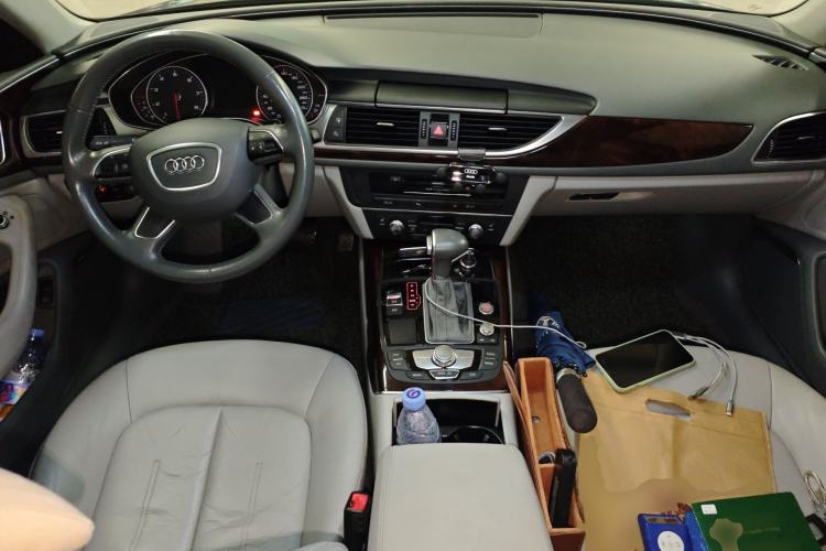 Used Audi A6L 2014 30 FSI Technology Model Center Console