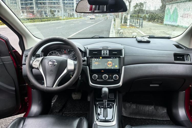 Used Nissan Tiida 2016 1.6L CVT Cool Dynamic Edition