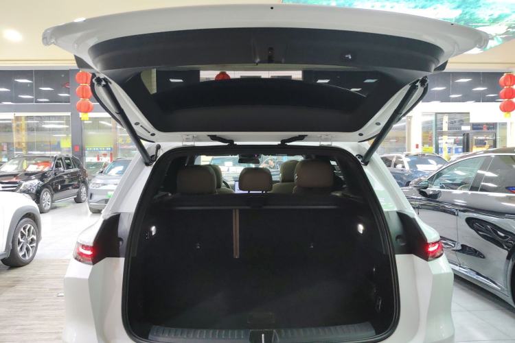 Used Li Auto L6 2025 Pro Smart Refresh Edition Trunk
