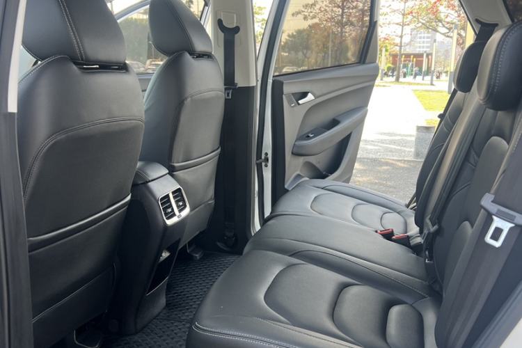 Used Baojun 530 2021 Global Car Anniversary Edition 1.5T CVT Luxury Model 7 Seats