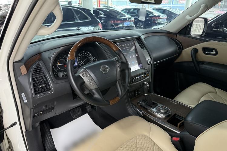Used Nissan Patrol  Interior 6