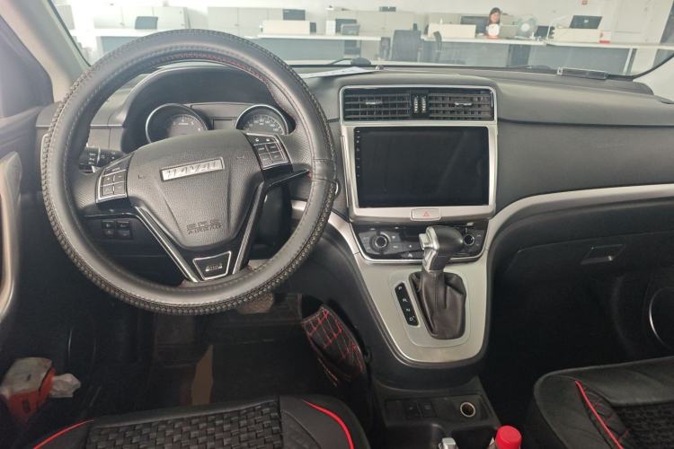 Used Haval M6 2019 1.5T DCT Two-Wheel Drive Elite Version China V Standard Center Console