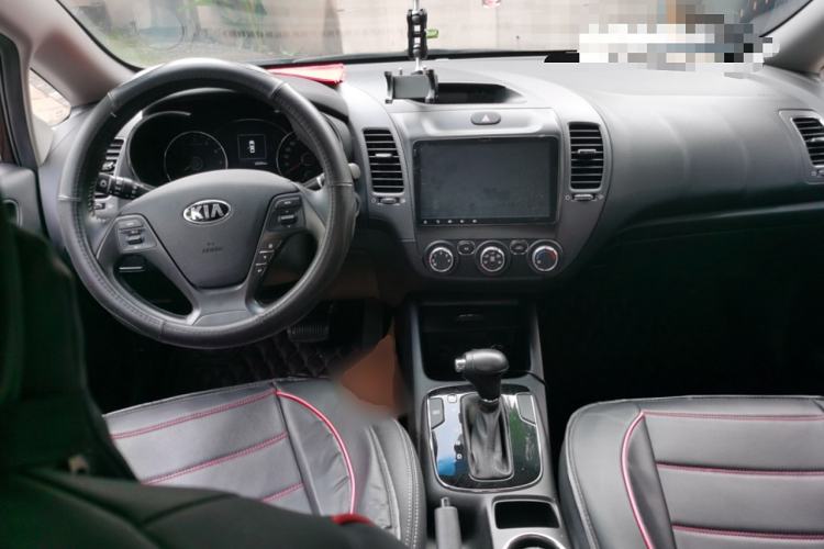 Used Kia K3 2016 1.6L Automatic GLS Center Console