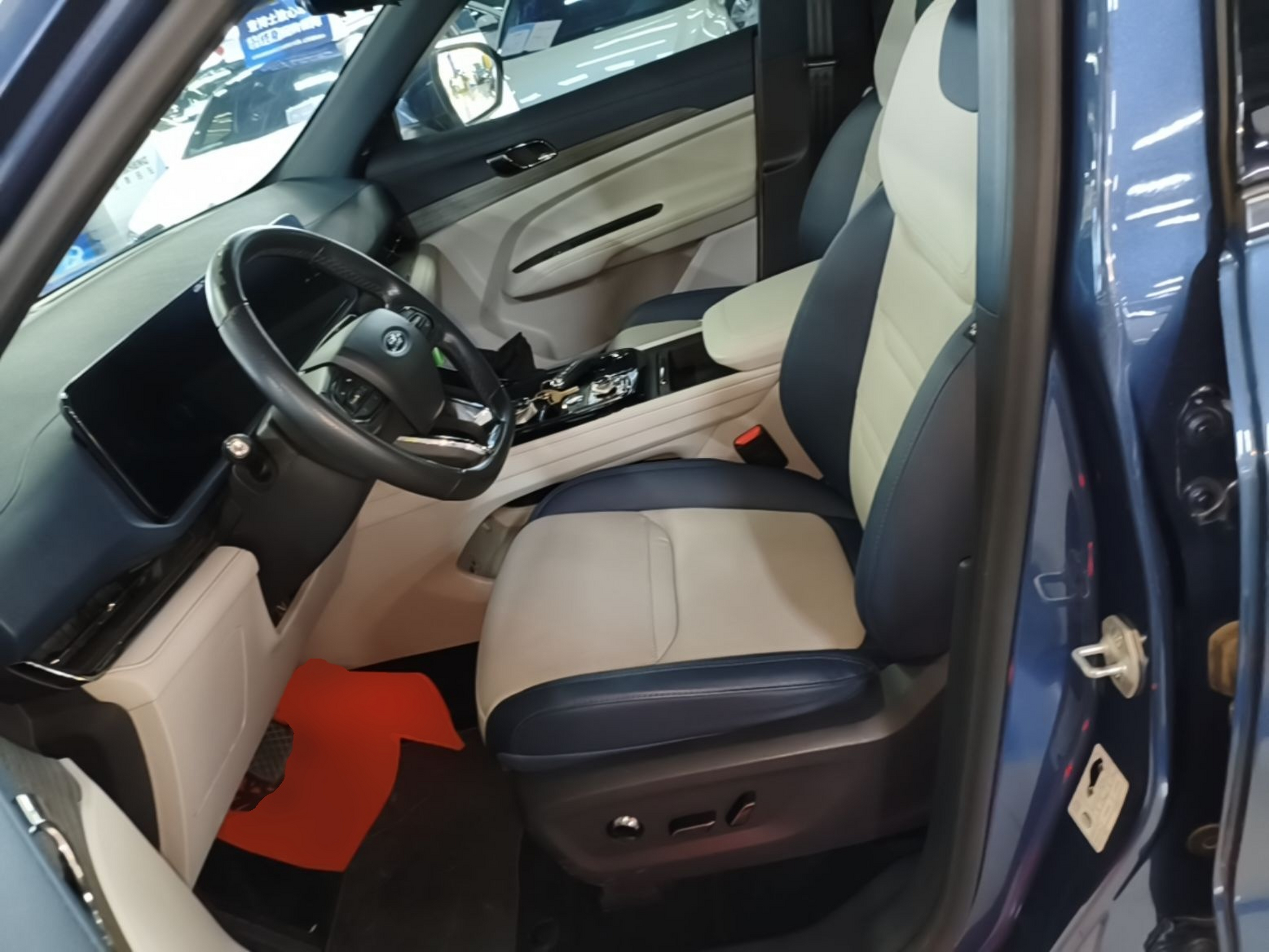 المقاعد الأمامية داخل السيارة