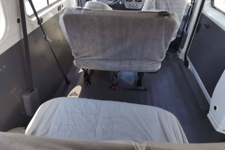 Used Wuling Yangguang 2024 300KM Comfort Version Passenger Van 75kW