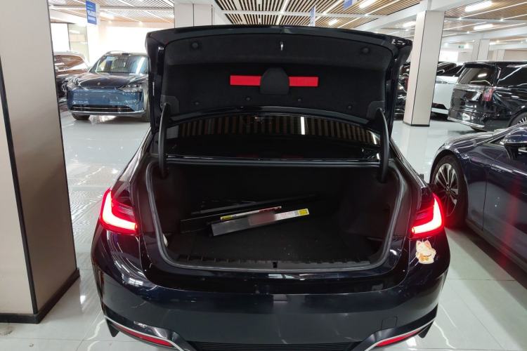 Used BMW i3 2022 eDrive 35 L Trunk