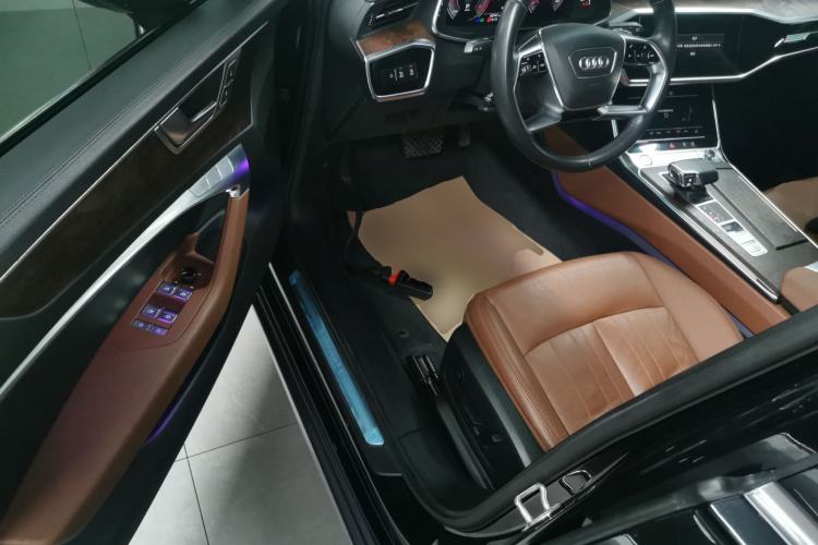 Used Audi A6 2020 allroad quattro Explorer 55 TFSI Prestige Off-Road Model
