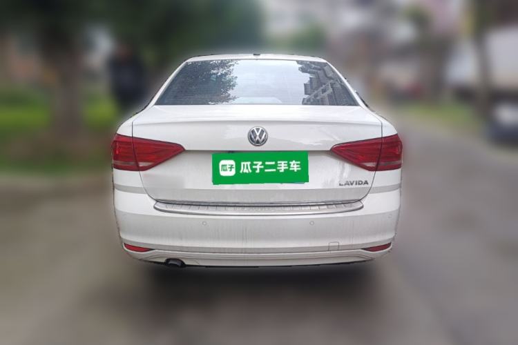 Used Volkswagen Lavida 2017 1.6L Automatic Comfort Edition
