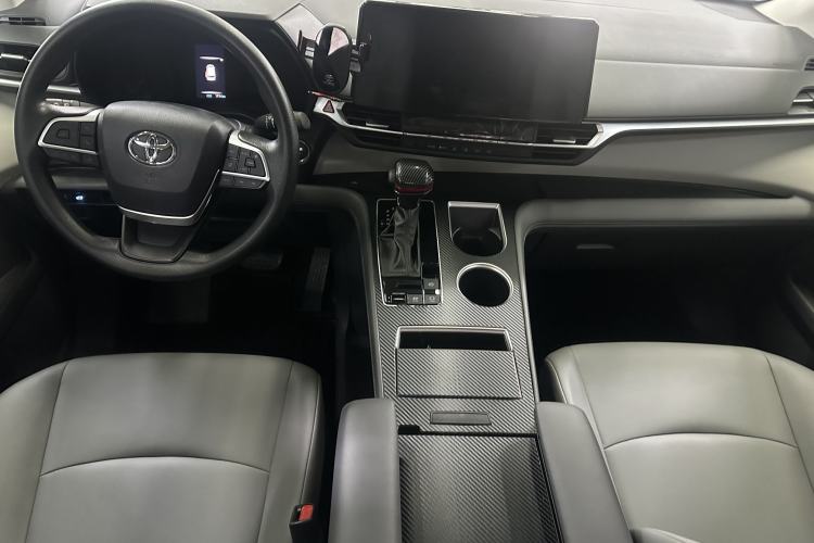 Used Toyota Granvia 2024 2.5L Hybrid Comfort Edition