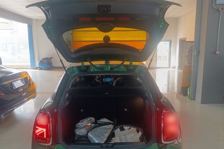 Used MINI MINI 2022 Updated 1.5T COOPER Classic Edition Five-Door Version
