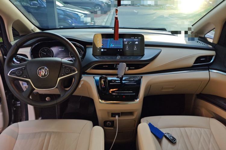 Used Buick GL8 2023 Facelifted Land Cruiser Executive Luxury Version Center Console