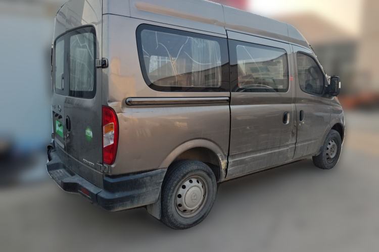 Used SAIC MAXUS Xintu V80 2017 2.5T 5-Speed Manual Aoyuntong National V Short Wheelbase Mid-Roof 5/6/10-Seater
