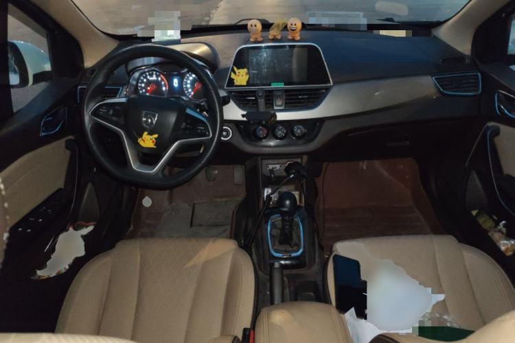 Used Baojun 310W 2017 1.5L Manual Luxury Edition China V Center Console